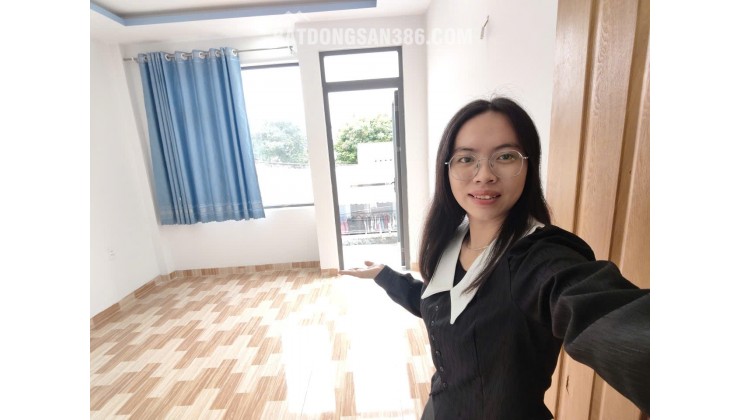 Nhà 3 tầng BTCT sát mặt tiền đường Kênh Tân Hoá, Tân Phú